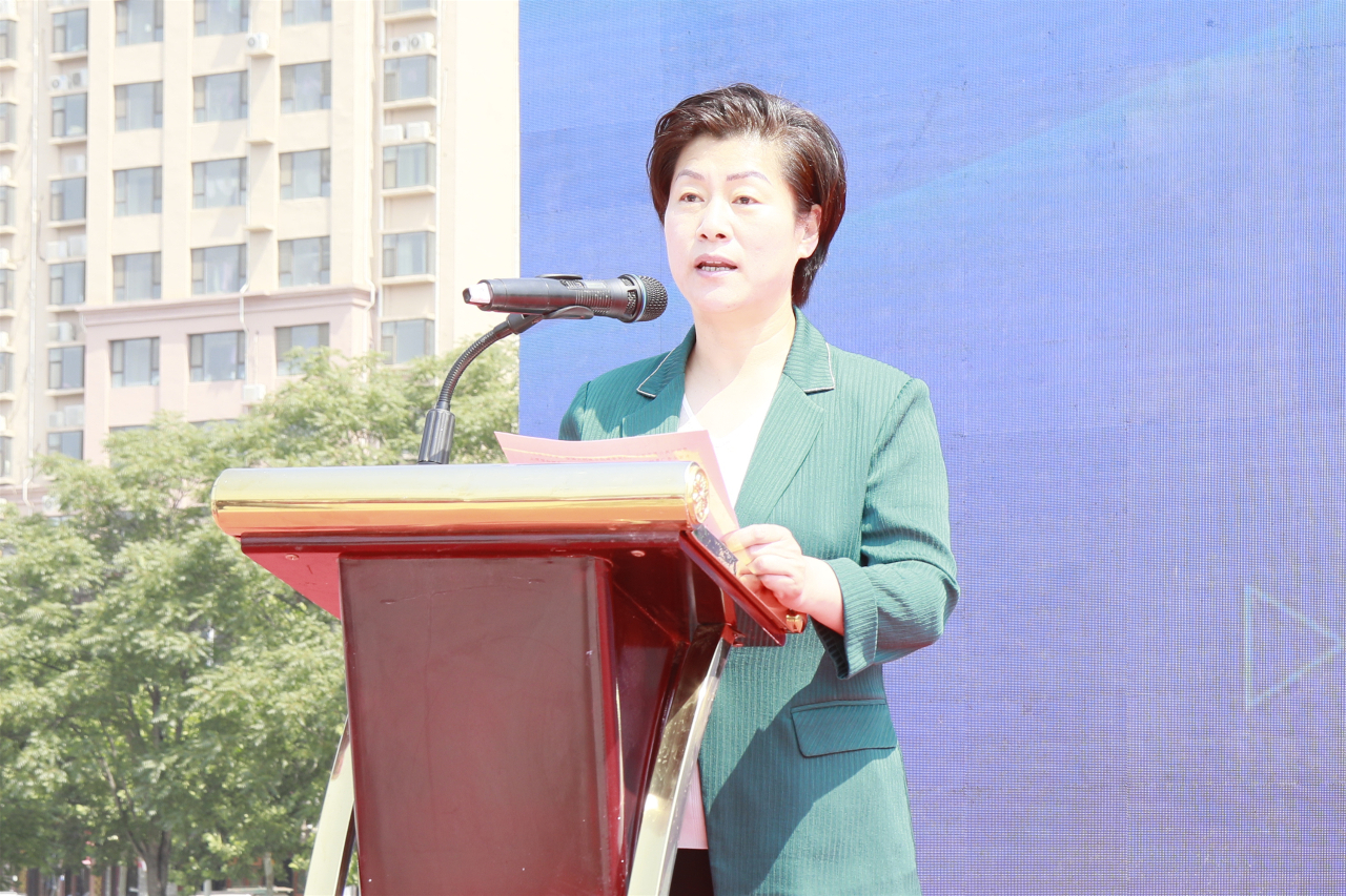 聊城市卫生健康委党组成员、市疾控中心党委书记郇立军，聊城市教育体育局党组成员、副局长翟健